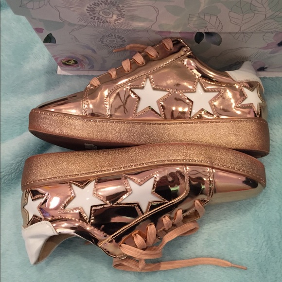 Via Pinky Rose Gold Metallic sneakers size 5.5 - Picture 2 of 5